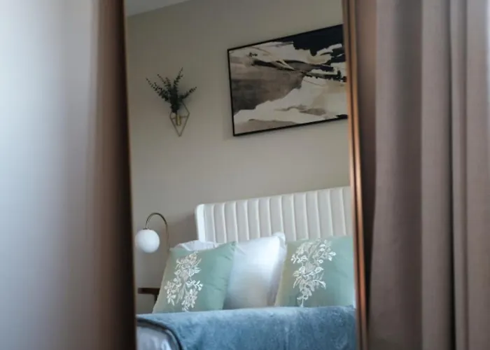 3br Modern • Gym • Workspace • Quiet Location * Chicago